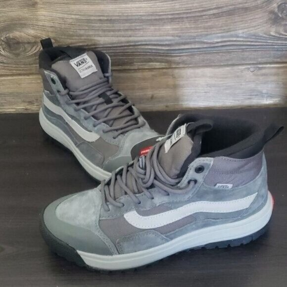 New Vans Ultrarange Exo Womens Hiking Sneakers Size 8 Outdoor Waterproof Utility - Picture 2 of 10